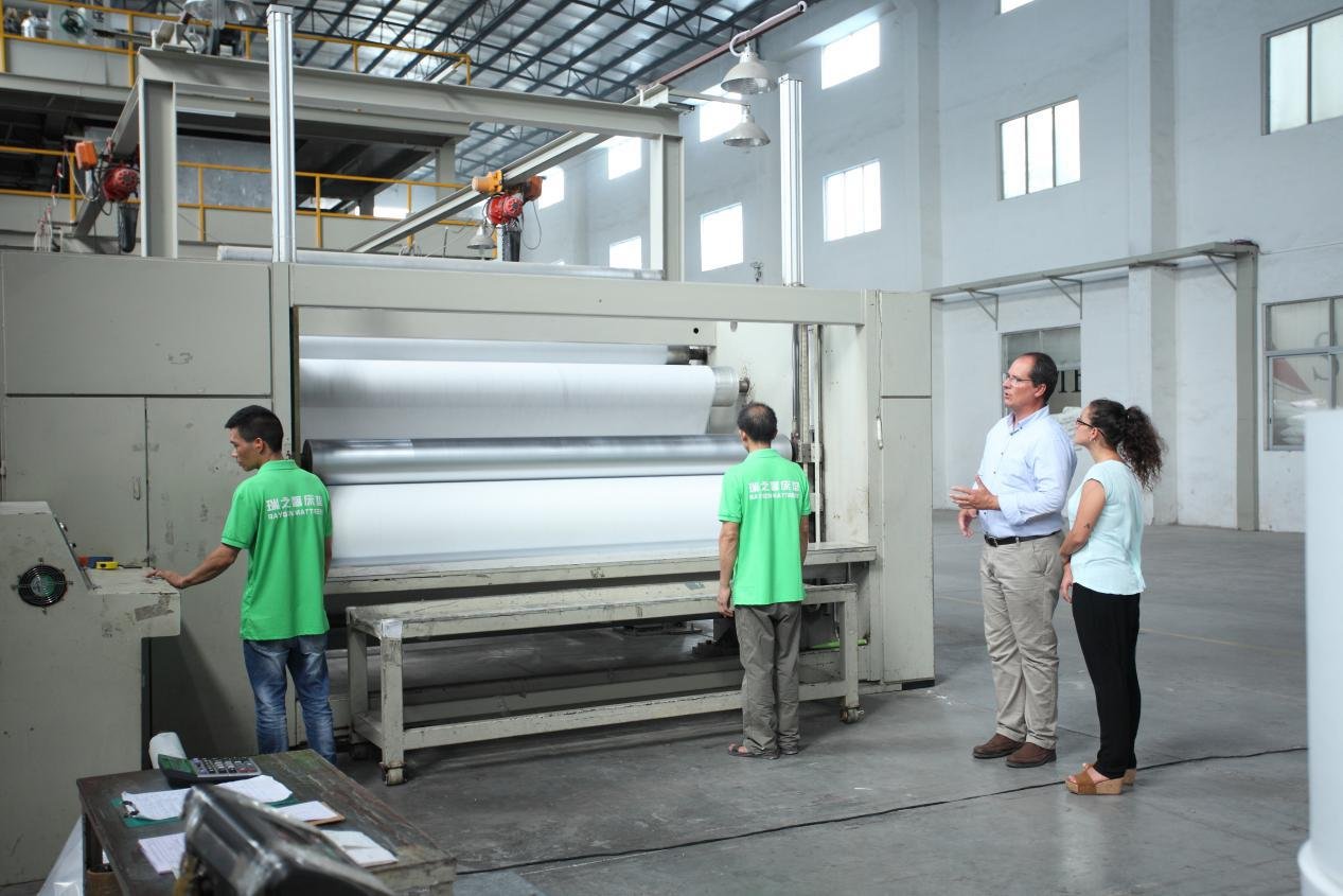 uploads/raysonchina.com/images/14837802937996.jpg SS non woven fabric.jpg